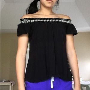 Black Off the shoulder shirt size XS